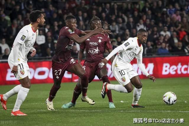 英超-哈兰德破门里科刘易斯建功 曼城2-2水晶宫